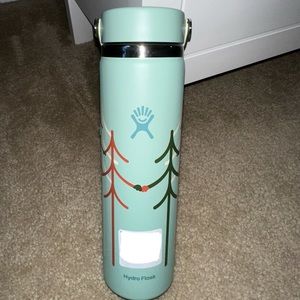 NEW Hydroflask Let's Go Together Treeline Green
